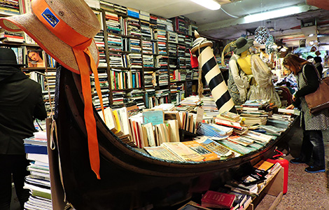 legendarna venecijanska nepotopiva knjižara u nemilosti poplava laguna knjige
