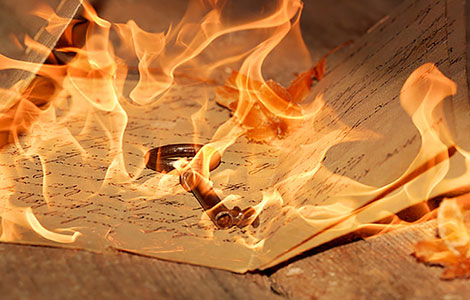 zašto neki autori spaljuju svoja dela  laguna knjige